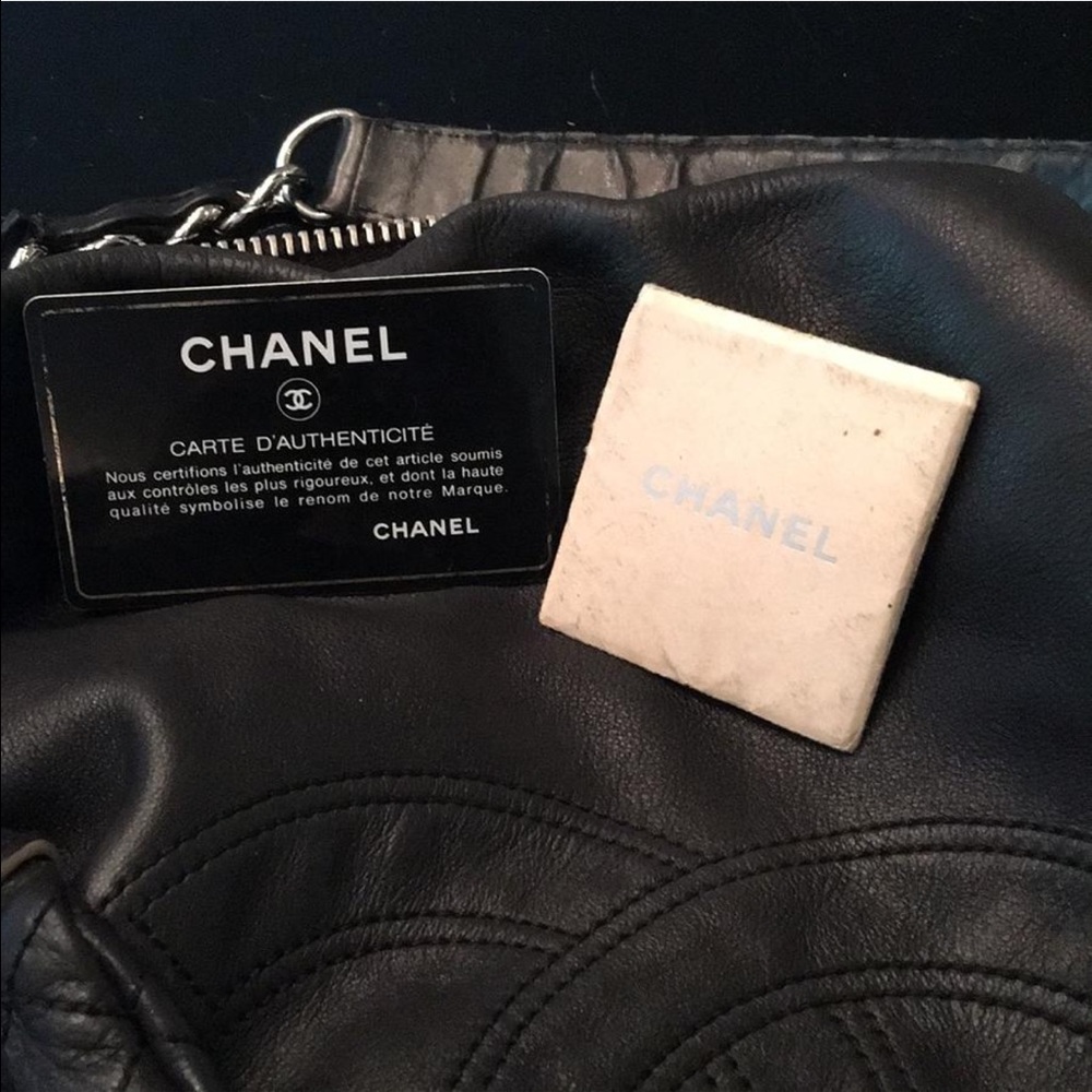 Chanel Hobo Bag - Picture 6 of 8