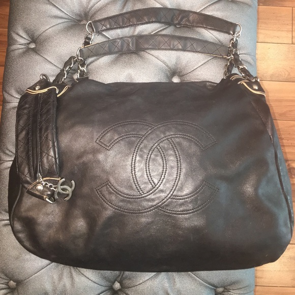 Chanel Hobo Bag - Picture 2 of 8