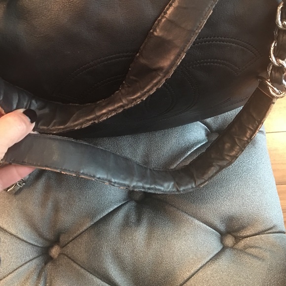 Chanel Hobo Bag - Picture 3 of 8