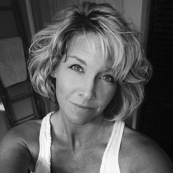 Meet your Posher, Tracy - Picture 1 of 1