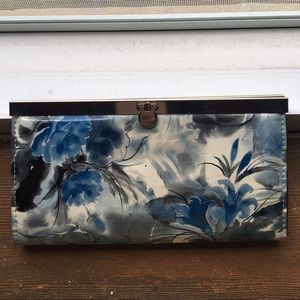 Simple Blue With White Flowered Clutch