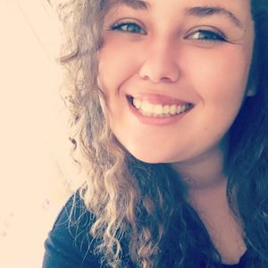 Meet your Posher, Camila laura