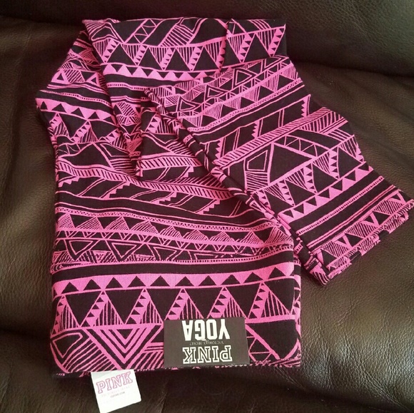 Size Small NWT VS PINK Pink Aztec yoga pants sold