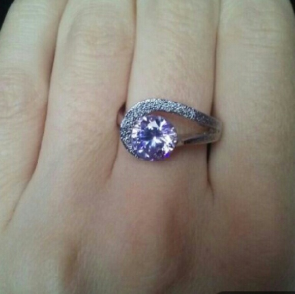 Silver Ring - Picture 1 of 3