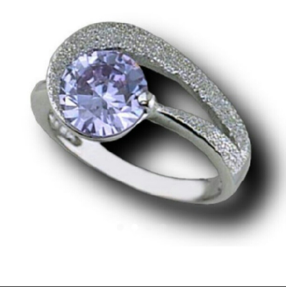 Silver Ring - Picture 2 of 3