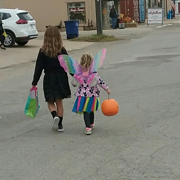 Meet your Posher, Cheryl - Picture 2 of 2