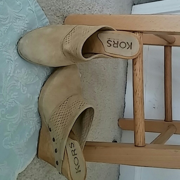 Clogs - Picture 1 of 1