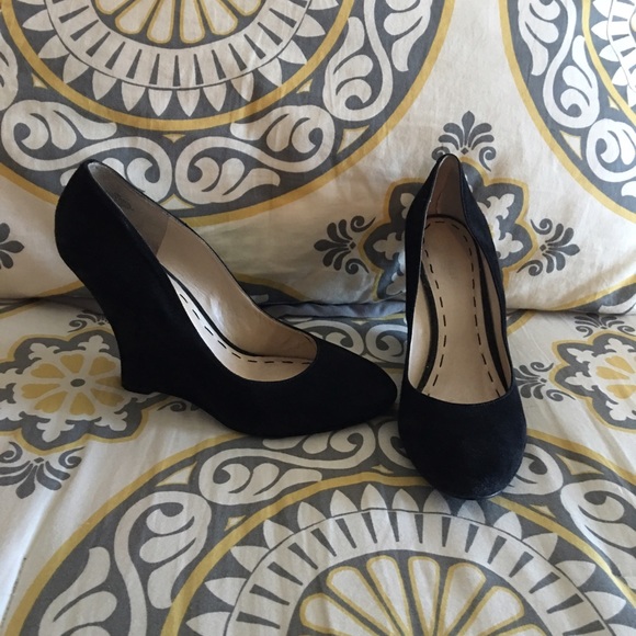 Nine West Black 4 inch Platforms!