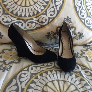 Nine West Black 4 inch Platforms!