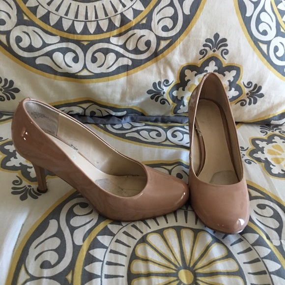 Nude Nine West 3in. Heels!