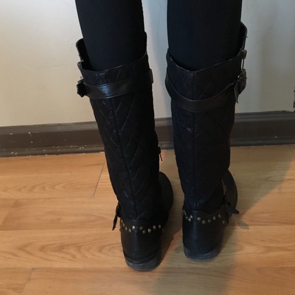 Black boots - Picture 2 of 3