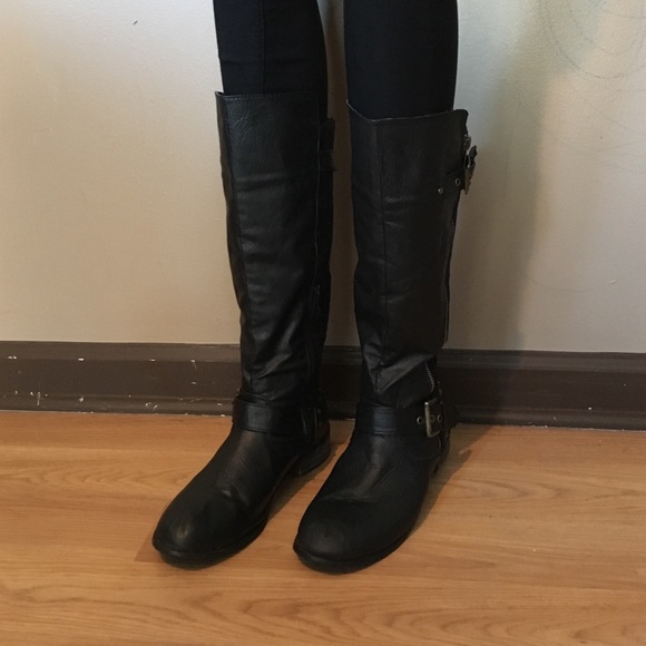 Black boots - Picture 3 of 3