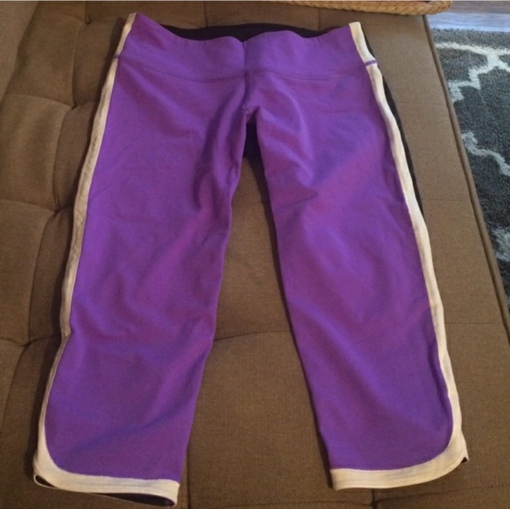 Lululemon black and purple crop leggings
