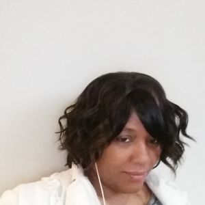 Meet your Posher, Leslie