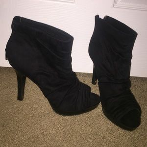 Fioni peep toe heels