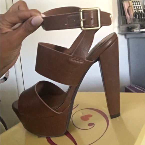 Delicious shoes - Picture 1 of 2