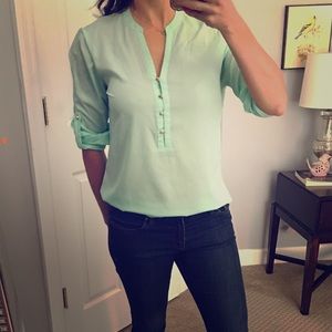 3 buttoned v-neck blouse