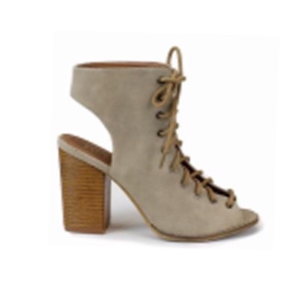 ✨HP✨Gray Ankle Booties - Picture 3 of 4