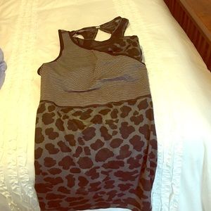 Lululemon top sz 12 fun print