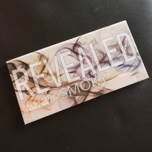 NEW Revealed Smoky Palette