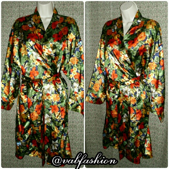 Michelle Louise Other - 🆑🌟MICHELLE LOUISE ROBE!!!🌟