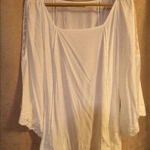 Solitaire ivory blouse with beautiful lace