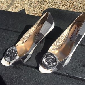 Poetic License Checkered Pump