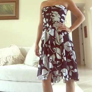 White House Black Market cocktail dress ❤️