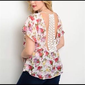 Plus Size Top- Blouse floral print