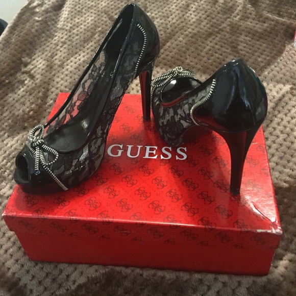 Guess pumps size 7