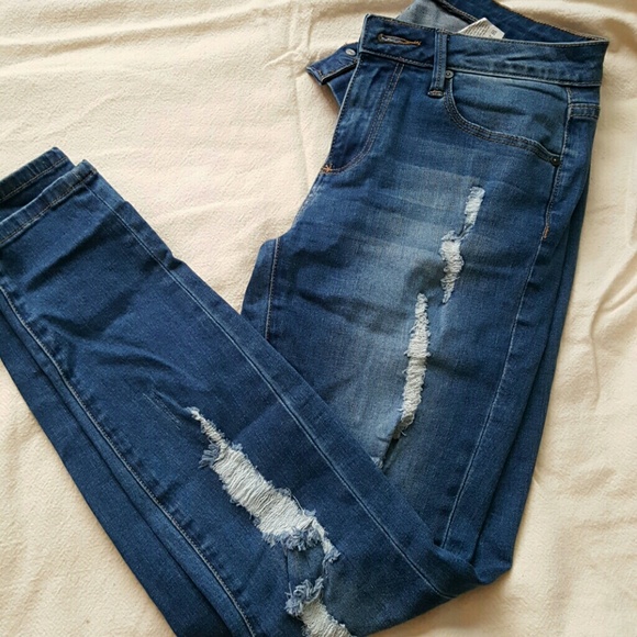 Distressed Ripped Skinny Jean