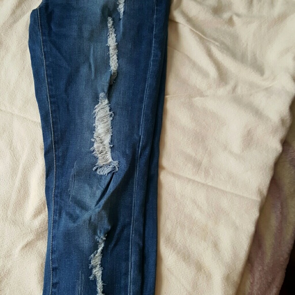 Distressed Ripped Skinny Jean - Picture 3 of 4