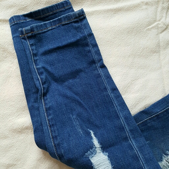 Distressed Ripped Skinny Jean - Picture 4 of 4