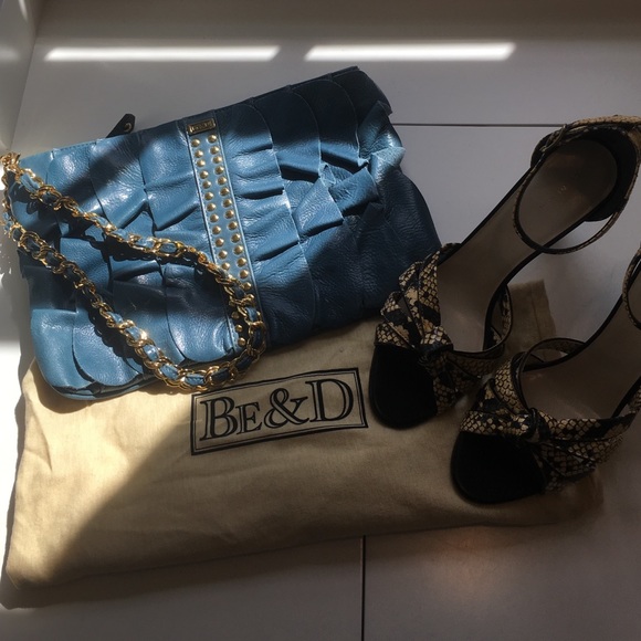 NWT peacock blue Be & D wristlet or top handle bag