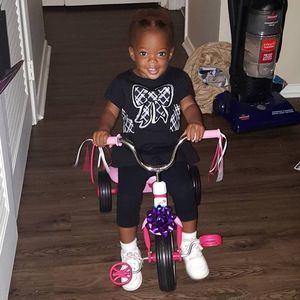 Meet your Posher, Yvette