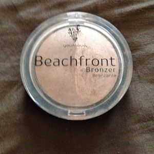 Younique Beachfront Bronzer in Malibu (90% full)