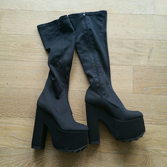 YRU 'LABRIYNTH' - OVER THE KNEE -Worn ONCE.
