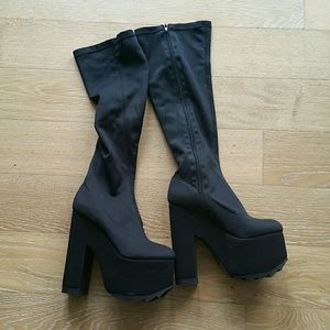 YRU 'LABRIYNTH' - OVER THE KNEE -Worn ONCE.