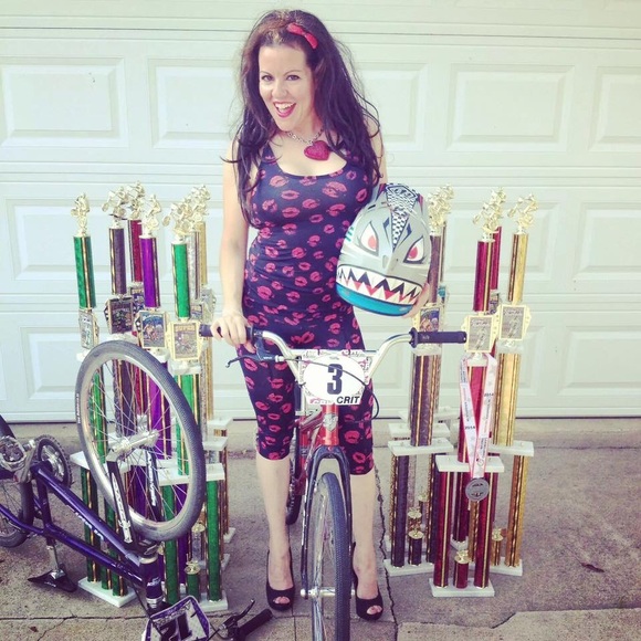 Meet your Posher, Andrea - Picture 3 of 15