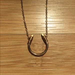 Gold horseshoe necklace