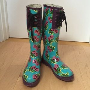 Betsey Johnson Rain boots ☔️🌹