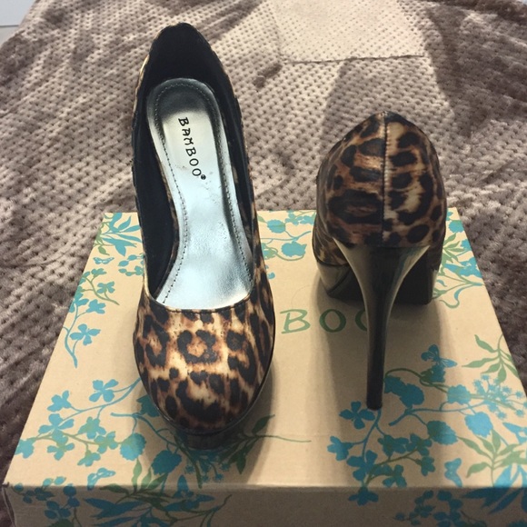 Leopard pumps
