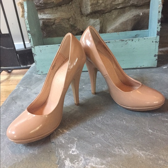 Colin Stuart Patent Leather Blush (Nude) pumps - Picture 3 of 4