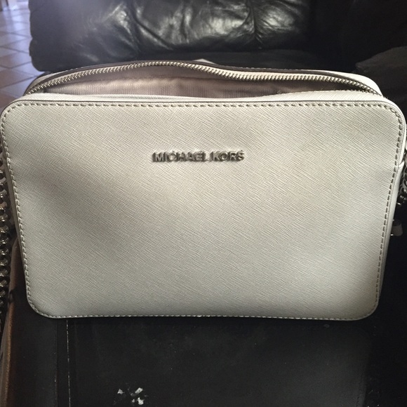Michael kors cross body bag 😱