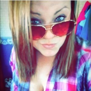Meet your Posher, Megan
