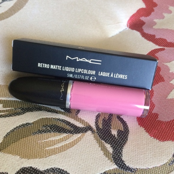MAC Matte liquid lipcolour in DIVINE-DIVINE