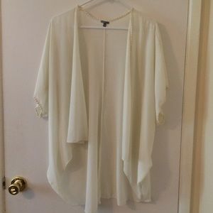 FLOWY CREAM KIMONO