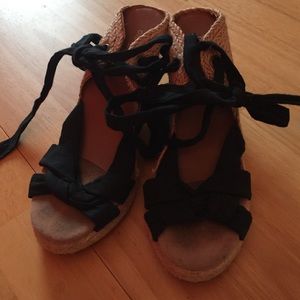 Black old navy wedges