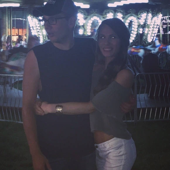 Meet your Posher, Kayla - Picture 2 of 2