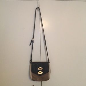 Cross body handbag
